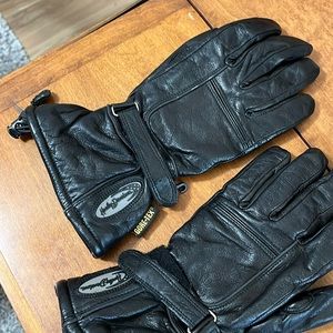 Women’s riding gloves